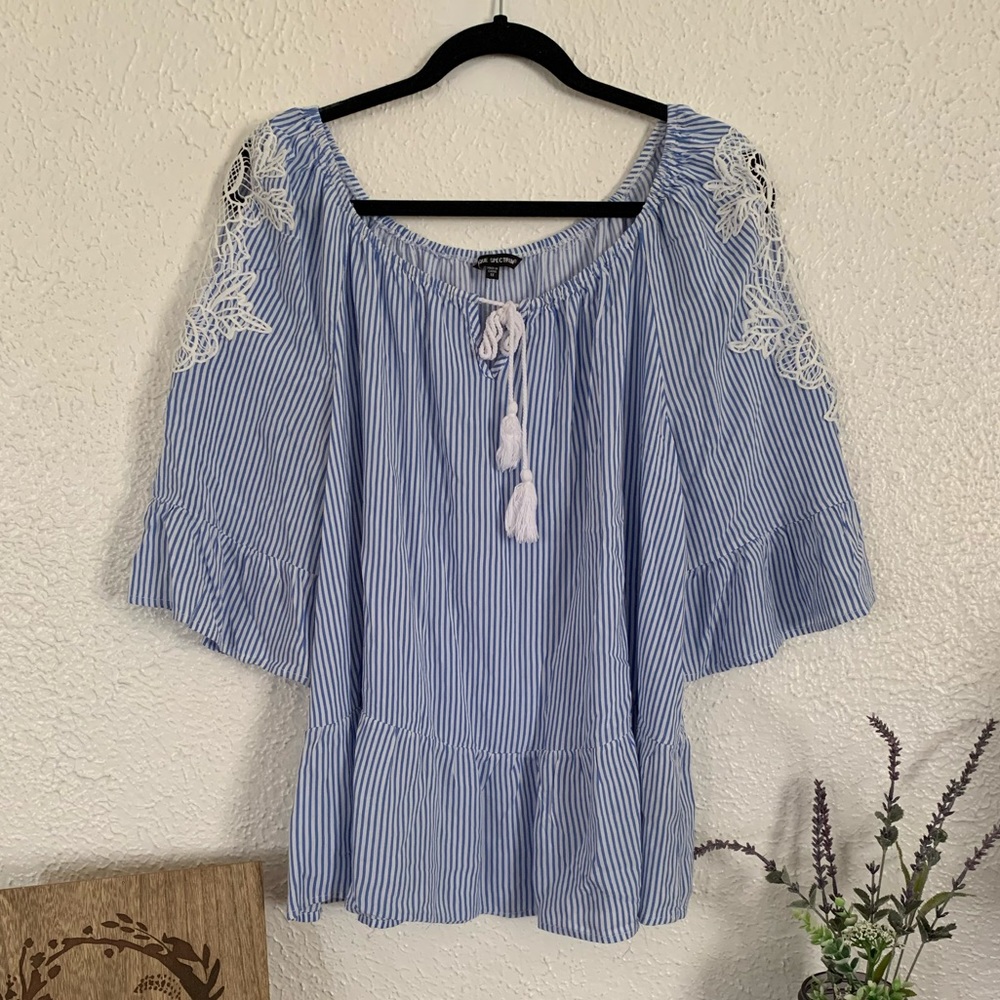 Unique Spectrum ▪️Bell Sleeve Top